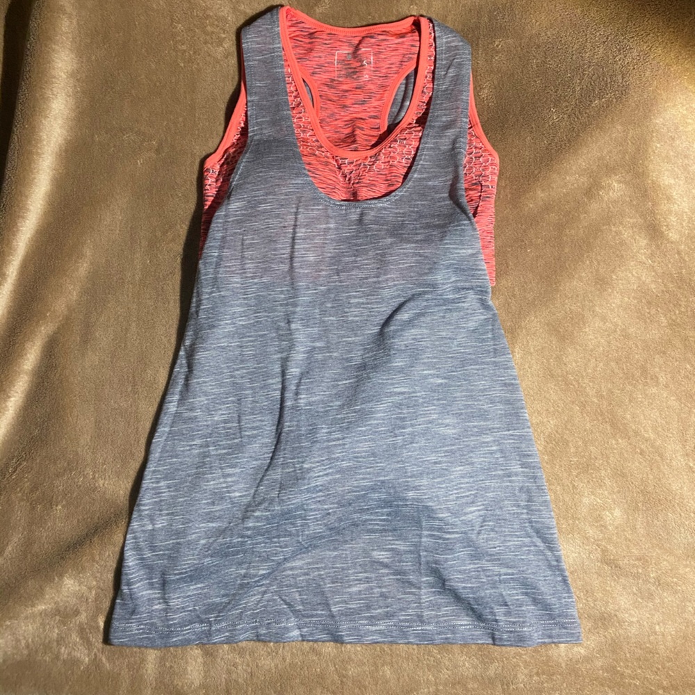 Tank top w built in bra!!♥️